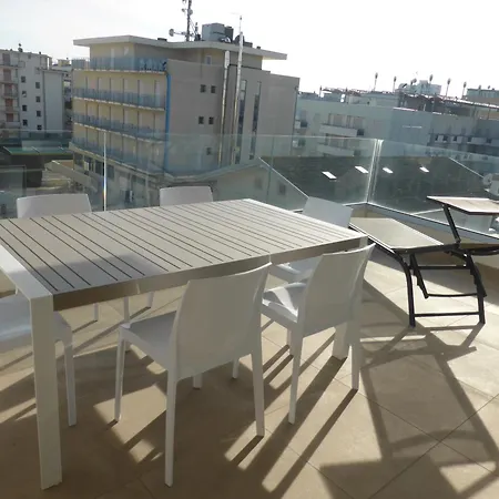 Elegante 2 Piazza Aurora Con Piscina Apartamento Lido di Jesolo